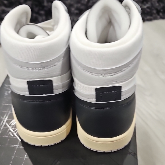 New High-Top Sneakers in Black and White - Picture 5 of 7